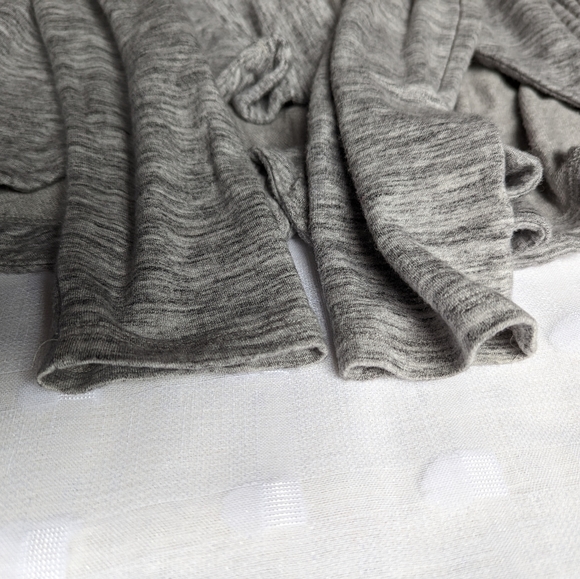 Athleta Nirvana Wear Two Ways Wrap size M - Picture 5 of 7